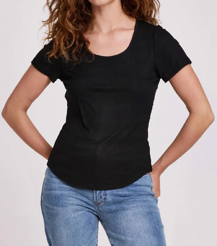 Boutique Styles Aimee Scoop Neck Rib Top In Black