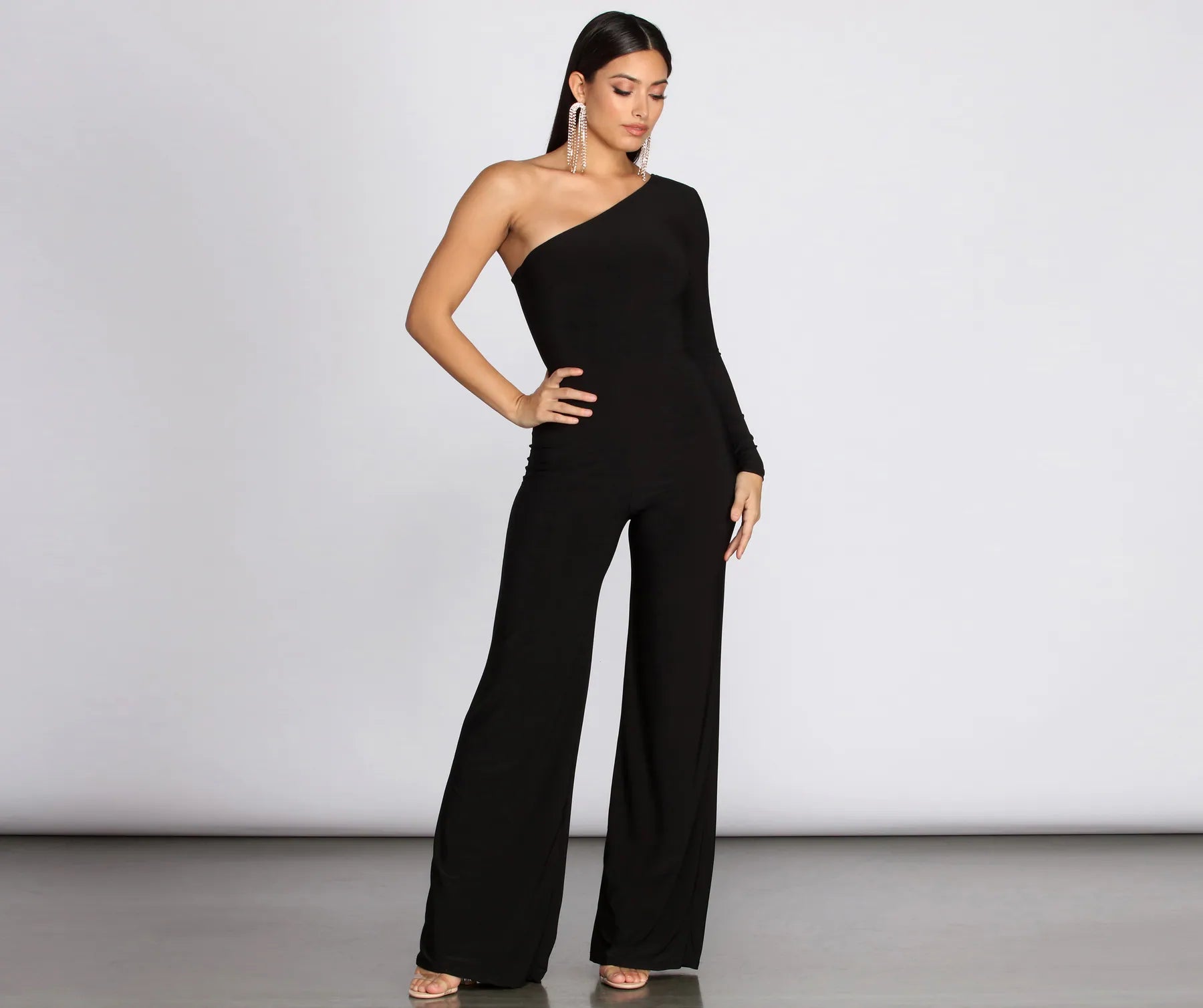 Versatile Outfits On Show One Shoulder Jumpsuit