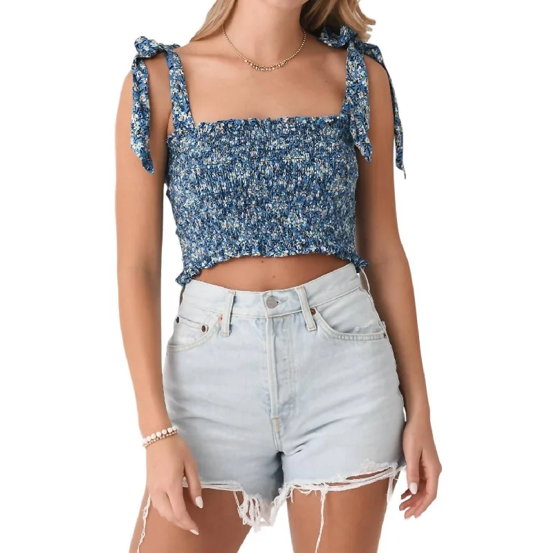 Seasonal Trends Triny Top In Blue Paquerette